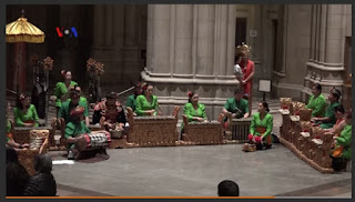 Gamelan dan Kelompok Orkestra Klasik di Katedral Washington DC