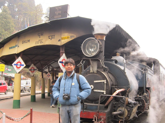 darjeeling toy train ghum station