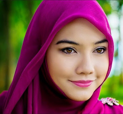 Cantik Alami Dari Hati Setiap Hari Dengan Hijab Dan Herbal Secara Islami