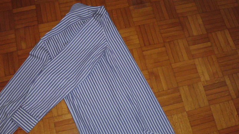 piegare camicia, valigia