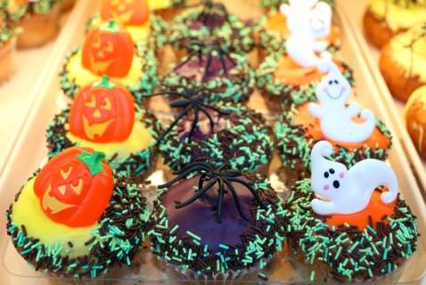 http://www.momswhothink.com/halloween/halloween-recipes.html