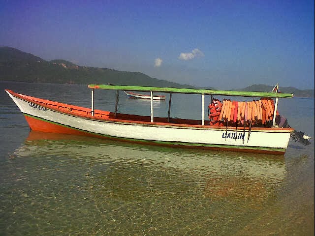 Peñero de Madera isla de Arapo 