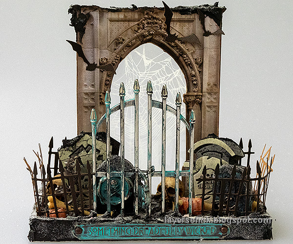 Layers of ink - Spooky Graveyard Tutorial by Anna-Karin Evaldsson.