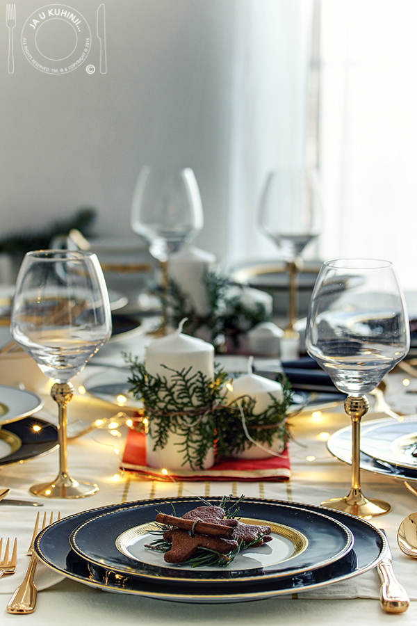 Gingerbread cookies and Christmas table decorations 