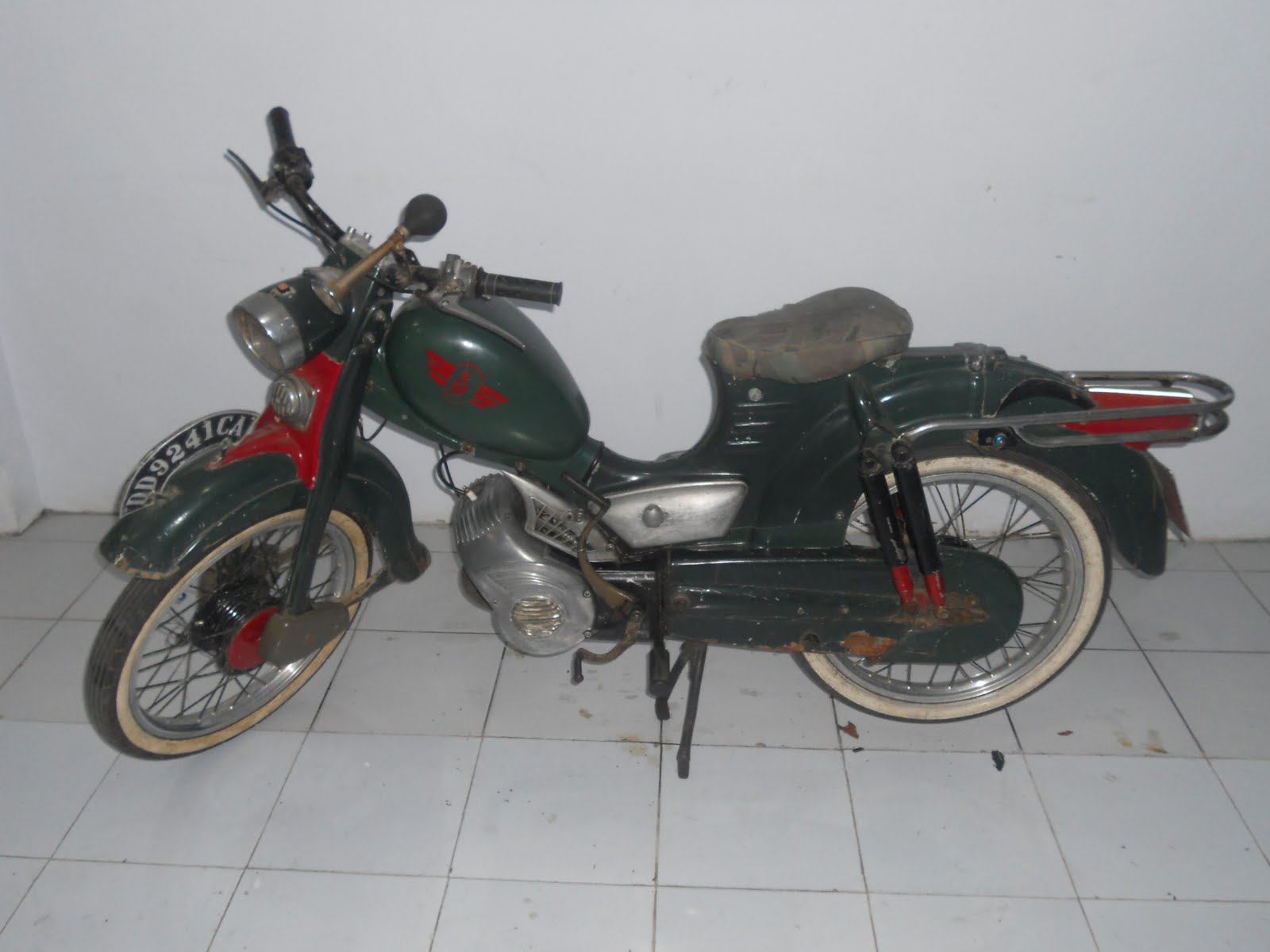 pemburu djadul Zundapp  Super Combinette 50CC