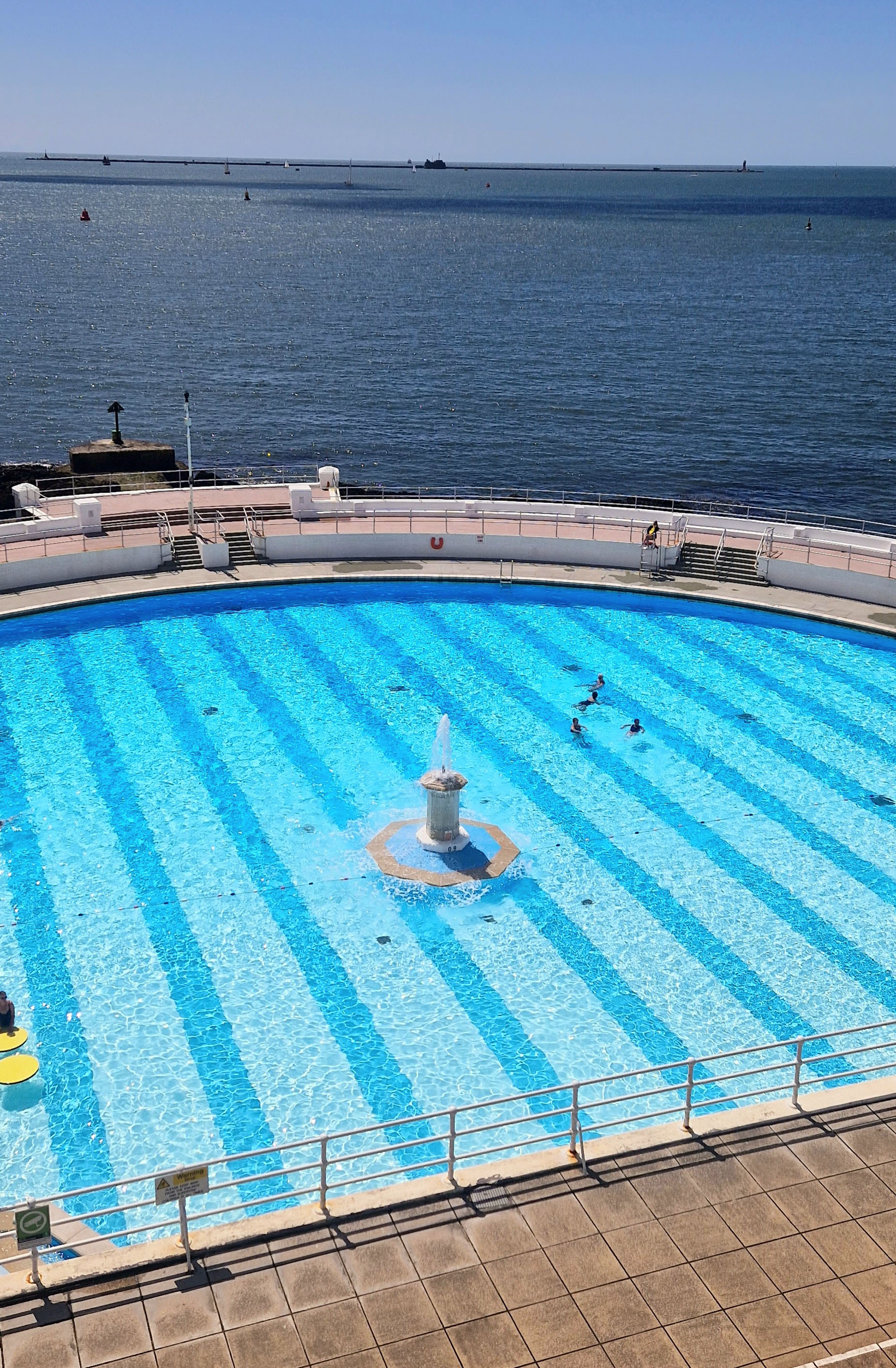 1930s art deco lido swimming pool on Plymouth Hoe. Copyright Is This Mutton.com