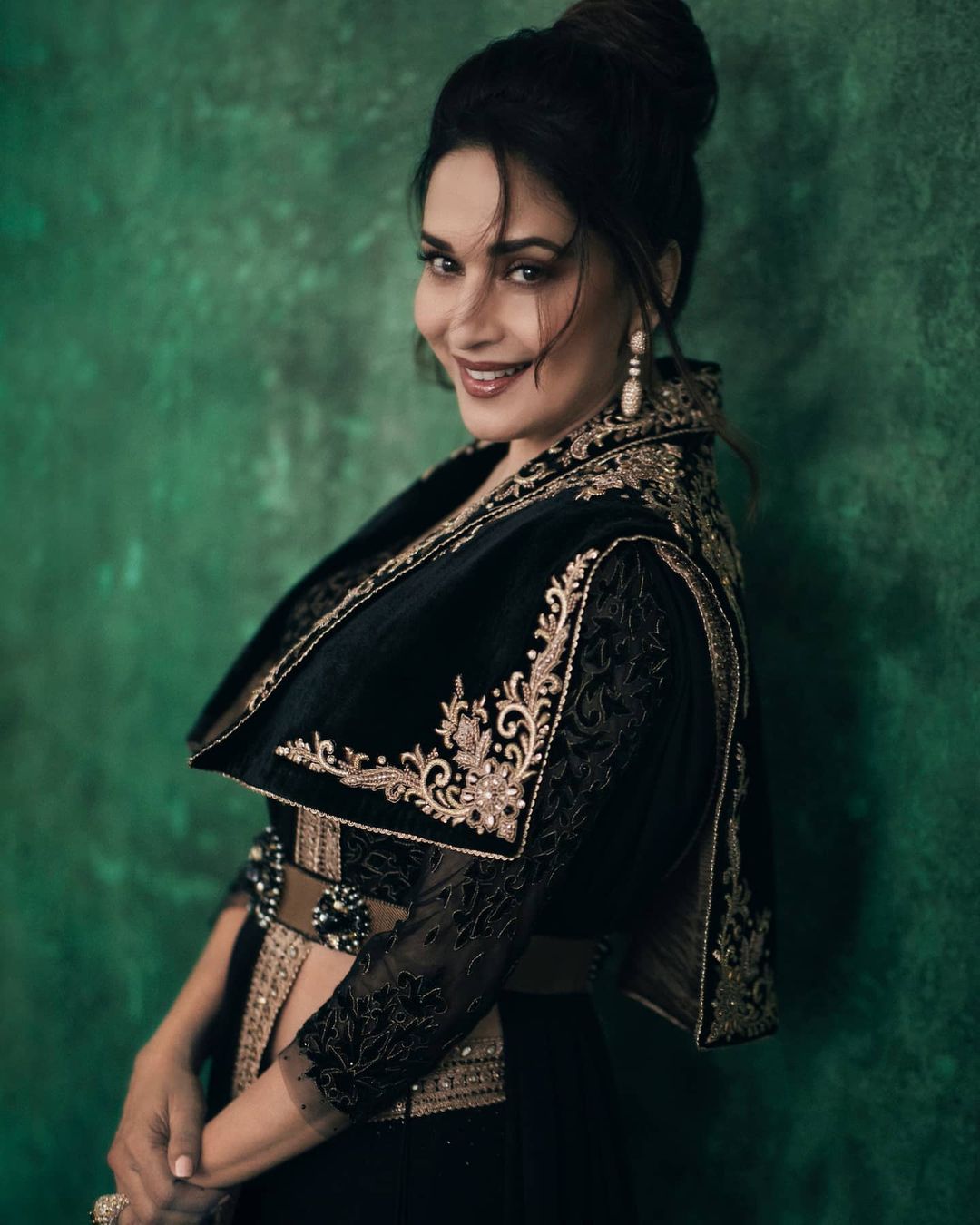 Bollywood Actress Madhuri Dixit Looking Hot Pics