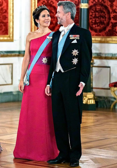 Crown Princess Mary wore a fuchsia gown by David Andersen. Princess Charlene wedding. Rupert Sanderson pink satin pumps