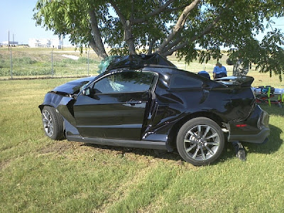 Bukti Ketangguhan Ford Mustang Gt 2012 [ www.BlogApaAja.com ]