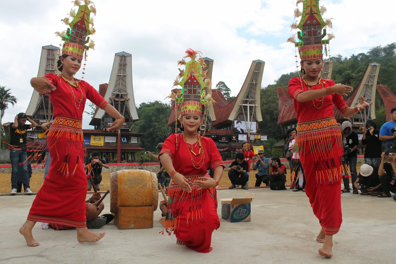 Tari Pa Gellu Tarian Indah Toraja  untuk Memperlihatkan 