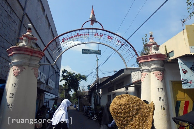 Gapura Kampung Kelengan