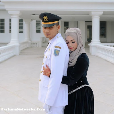 <img src="FOTOPre Wedding.jpg" alt=" In Pictures Pre Wedding Pasangan BerUniform,Gagah & Anggun ">