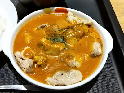 松屋ごろごろチキンのバターチキンカレー