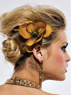 Hair Extensions Types: Beautiful Flower Clips