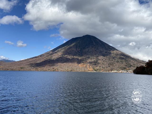 男体山　中禅寺湖　Mt. Nantai over Lake Chuzenji