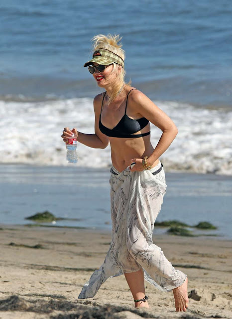 Gwen Stefani bikini