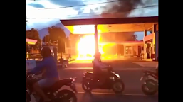   Mobil Gas Elpiji Terbakar Di SPBU Warungkondang