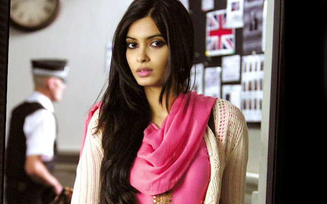 Diana Penty Crazy Look Wallpaper