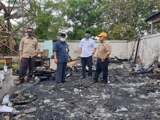 Pemkab Muba Berikan Bantuan Kepada Warga Balai Agung Korban Kebakaran