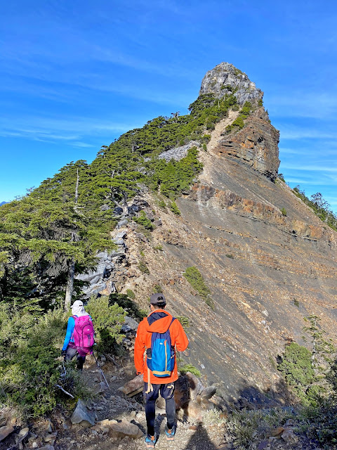 往小霸尖山