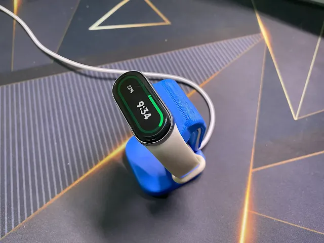 3D printed Xiaomi band 9 magnetic charging stand in-use.
