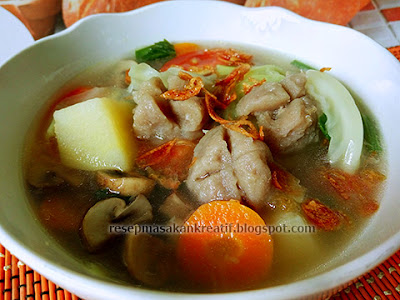  Masakan berkuah bening dengan cita rasa kuah yang segar dan gurih sudah tentu sangat seda RESEP SAYUR SOP BAKSO SEDAP DAN GURIH