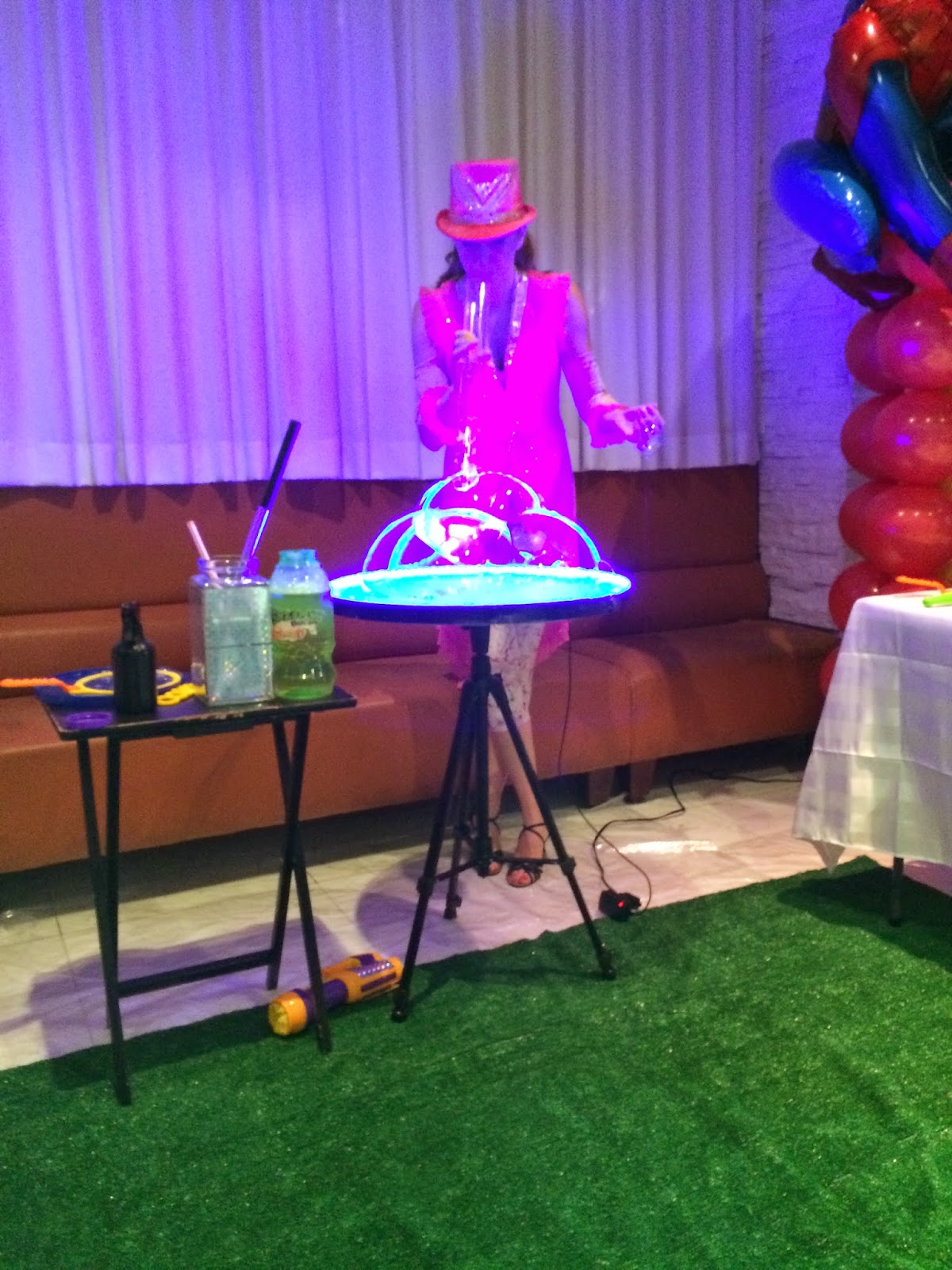  Bubble show for kids party entertainment