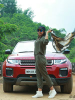 http://www.stylishbynature.com/2016/05/range-rover-evoque-review-experience.html