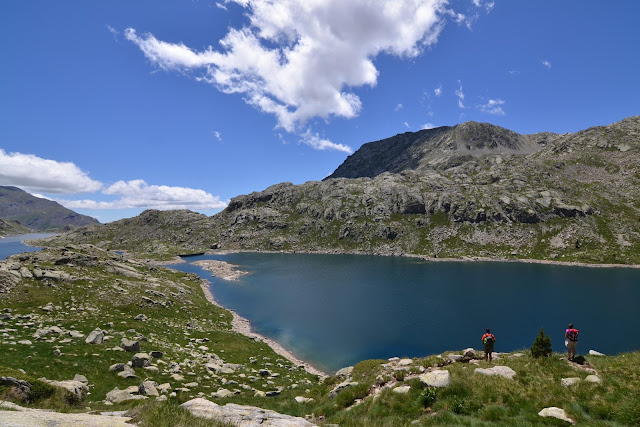 Estany Mariolo e estany tort Carros de Foc. Aigüestortes Sant Maurici