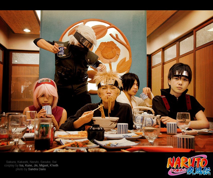 This cosplay Naruto Shippuden really cool. A naruto cosplay at a diner who 