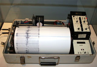 Gambar Alat Seismometer 