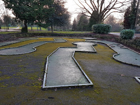 Hexthorpe Flatts Park Crazy Golf course in Doncaster