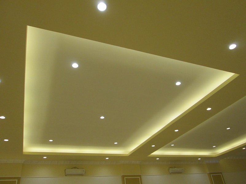  DESAIN MODEL PLAFON TRIPLEK ATAU GYPSUM MENARIK 