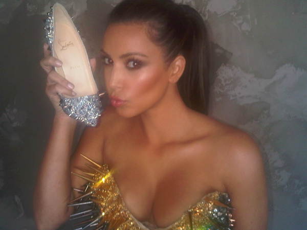 kim kardashian twitter hacked. kim kardashian twitter pic 2011. kim kardashian twitter hacked.