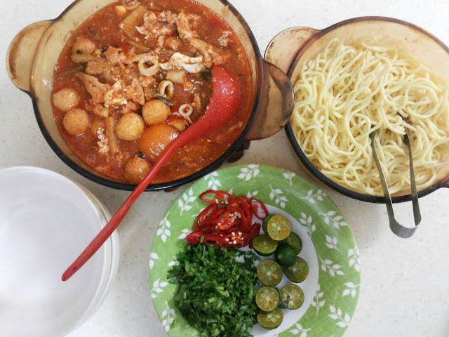 MEE BANDUNG DALAM DIAM AKU MENCINTAIMU