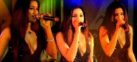 [shreya-ghoshal-cleavage-show.jpg]