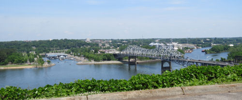 Tennessee River