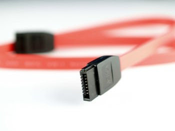 pengertian dan fungsi kabel SATA