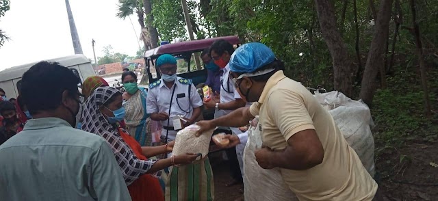 Relief distribution at Keshabpur Jalpai under Itamogra