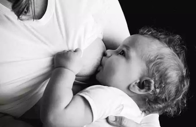 What does breastfeeding babies do to them? What does breastfeeding babies do to them?