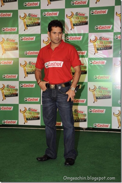 sachin-tendulkar-at-golden-castrol-spanner-awards-27175