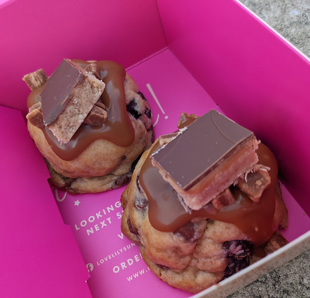 Millionaire Shortbread Stuffed Cookies from Love Lily