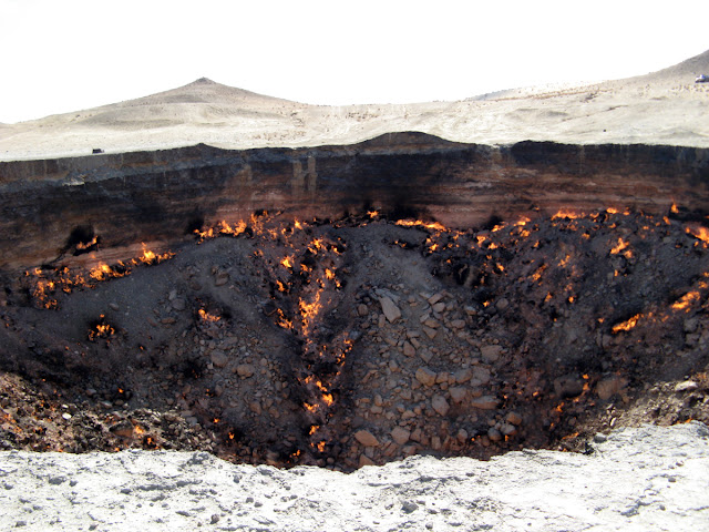 Горящий газовый кратер Дарваза - Врата ада, Каракумы, Дашогузский велаят, Туркменистан