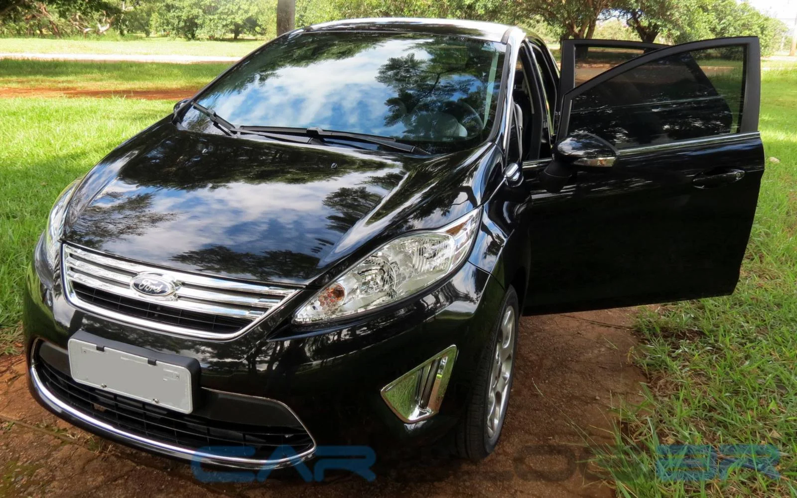 New Fiesta Sedan 2012 - Preto Bristol Perolizado