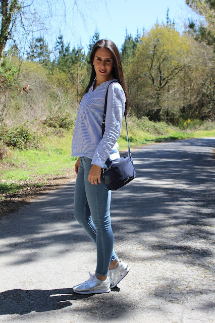 outfit-jeans-sneakers-comfty-blogger-style