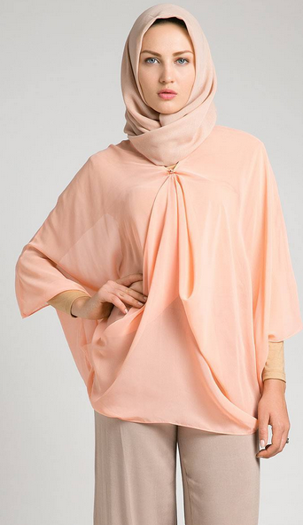  Banyak sekali model baju atasan perempuan terbaik dan terkenal kini ini mulai dari blus 48 Model Baju Atasan Wanita Muslim Dewasa Terbaru 2019