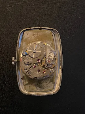 Bộ máy 17 jewels của đồng hồ Universal