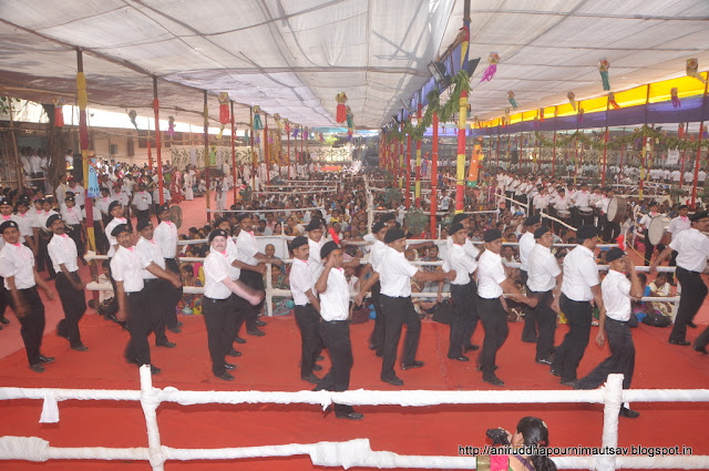 Shraddhavan DMV's performing Aniruddha Parade on Aniruddha Pournima Utsav at Shree Harigurugram, Bandra