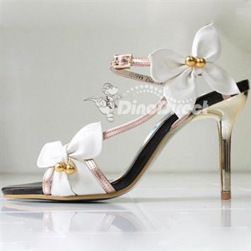 Fashion Bride Wedding Flowers High Heel Shoes