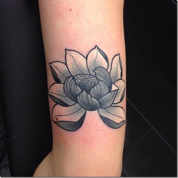 Tatuagens femininas de flor de lótus 